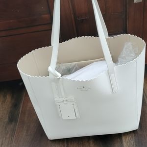 Kate Spade New York CAPE DRIVE HALLIE TOTE